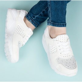 Kylie Deportivas con cristales blanco 1 Kylie Deportivas con cristales blanco 1