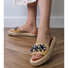 Apartrilles beige con cristales negros 2