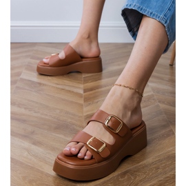 Flip brown -flops con abrazaderas en rayas marrón 2