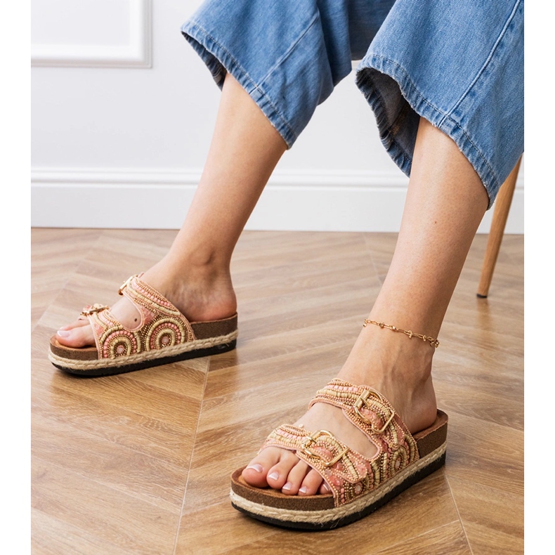 Chanclas étnicas rosadas con abrazaderas en rayas 1