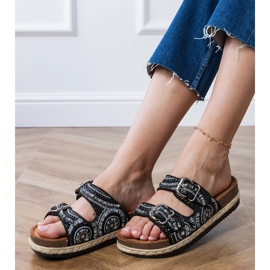 Chanclas étnicas negras con abrazaderas en rayas negro 2