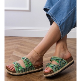 Chanclas étnicas verdes con abrazaderas en rayas 2