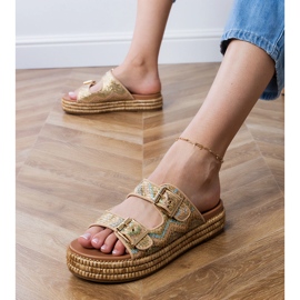 Chanclas doradas con abrazaderas en rayas dorado 1