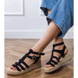 Sandalias de evasiones negras en una plataforma baja negro 2 Sandalias de evasiones negras en una plataforma baja negro 2