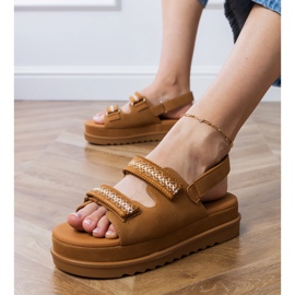 Sandalias de caramelo con rayas bordadas en la plataforma marrón 3