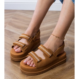 Sandalias de caramelo con rayas bordadas en la plataforma marrón 4