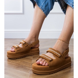 Sandalias de caramelo con rayas bordadas en la plataforma marrón 1