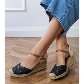 Sandalias de brocado negro en cuña 2