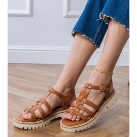 Sandalias marrones con hebilla marrón 3