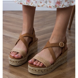 Sandalias de columna marrón para la cuña 1