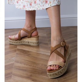 Sandalias de columna marrón para la cuña 2