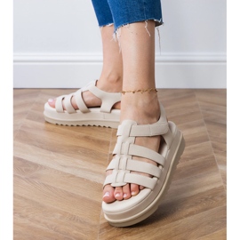 Beige Gladiator Sandals en la plataforma 4