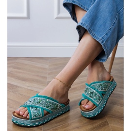 Chanclas verdes con rayas 2 Chanclas verdes con rayas 2