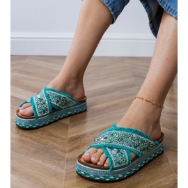 Chanclas verdes con rayas 1
