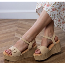Sandalias de mujer marrón con una hebilla decorativa 2 Sandalias de mujer marrón con una hebilla decorativa 2