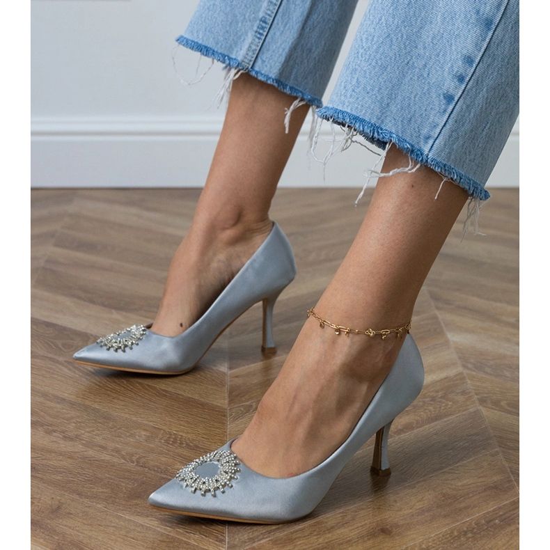 Bombas de satén de plata con circones 1