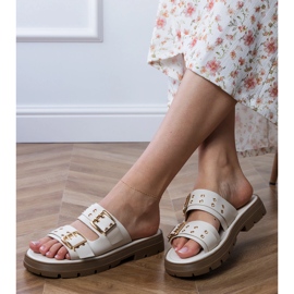 Aletas planas beige con abrazaderas en rayas 2