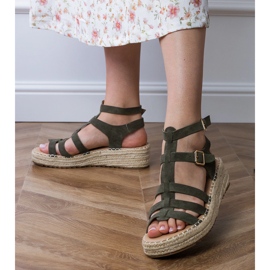 Sandalias verdes de Eftrille en una plataforma baja 4