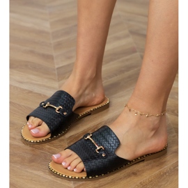 Chanclas negras planas con una decoración dorada negro 1 Chanclas negras planas con una decoración dorada negro 1