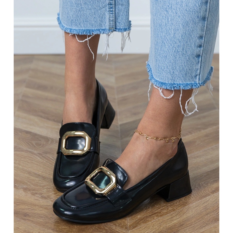 Zapatos de bajo cañón de mujeres negras con una decoración dorada negro 2