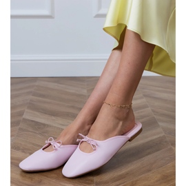 Pink Flip -Flops construidos sobre una suela plana rosado 2