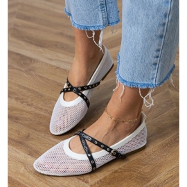 Ballerinas de malla blanca con una hebilla decorativa blanco 4