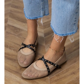 Ballerinas de malla marrón con una hebilla decorativa 8