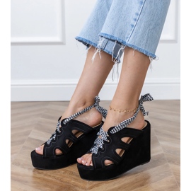 Sandalias de cuña negra con cordones decorativos negro 3