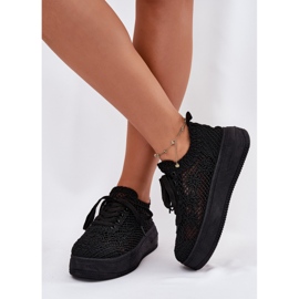 Zapatillas de deporte para mujeres en la plataforma con una parte superior negra superior de crochet negro 2