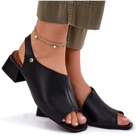 Sandalias de cuero para mujeres en Maciejka 06975-01 Negro 8
