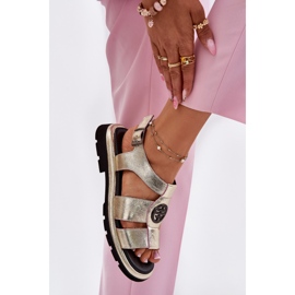 Sandalias de cuero para mujeres barnizadas con un detalle decorativo Artiker 56C0689 PLN dorado 4