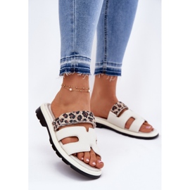 Flip Flip Flip Flip Vinceza 66769 Light Bell beige 2 Flip Flip Flip Flip Vinceza 66769 Light Bell beige 2