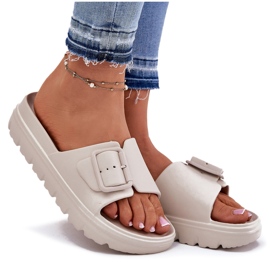 EVento Zapatillas de espuma para mujeres en la plataforma con una hebilla beige 9