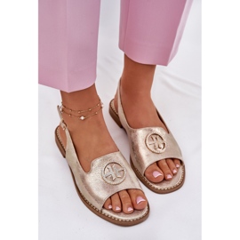 S.Barski Sandalias para mujeres de tacón plano con un adorno S. Barski KV51-002 Oro dorado 5