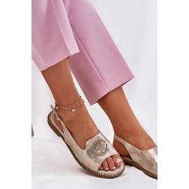 S.Barski Sandalias para mujeres de tacón plano con un adorno S. Barski KV51-002 Oro dorado 7