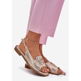 S.Barski Sandalias para mujeres de tacón plano con un adorno S. Barski KV51-002 Oro dorado 1