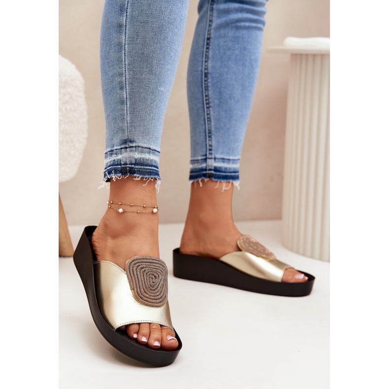 S.Barski Flip-flops de cuero para mujeres con un adorno KV51-028 PLN dorado 2