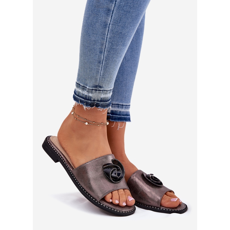 S.Barski Chanclas para mujeres de tacón plano con detalles decorativos de grafito KV51-007 plata 1 S.Barski Chanclas para mujeres de tacón plano con detalles decorativos de grafito KV51-007 plata 1