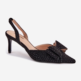 Tacones altos decorados con un tacón abierto y arco negro 8