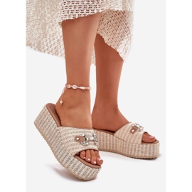 Cuñas de mujeres con cuña con trenza y decoración beige 1