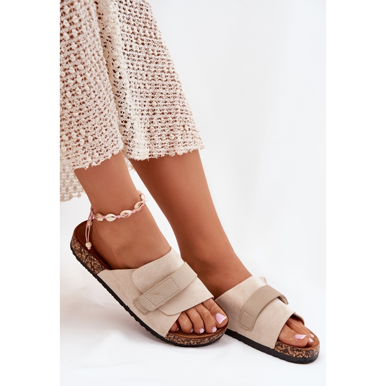 Flip Flip Flip Flip con velcro en una plataforma de corcho beige 2 Flip Flip Flip Flip con velcro en una plataforma de corcho beige 2