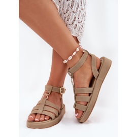 Sandalias de mujeres en la plataforma con el detalle dorado caki beige 7