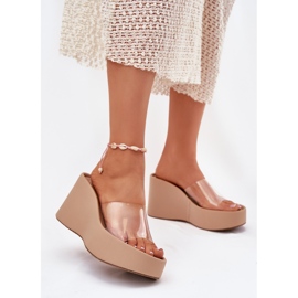 Cuñas de mujeres con cuña con un cinturón beige transparente 3