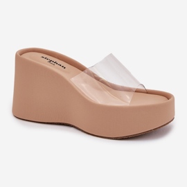 Cuñas de mujeres con cuña con un cinturón beige transparente 1