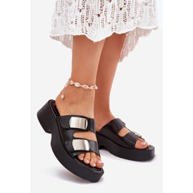 Chanclas para mujeres con rayas de cuero negro ecológico 1