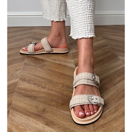 Chanclas beige con rayas y circones en las abrazaderas 3