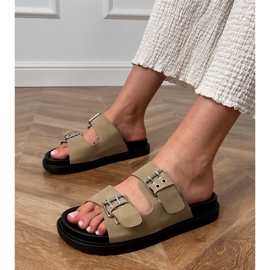 Chanclas verdes con abrazaderas en rayas beige 1