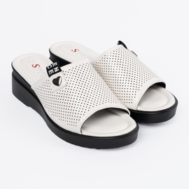Seastar Chanclas blancas de trabajo abierto en la plataforma blanco 2