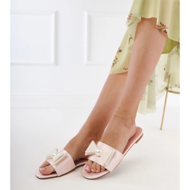 Seastar Chanclas de satén beige con un arco en perlas 1 Seastar Chanclas de satén beige con un arco en perlas 1