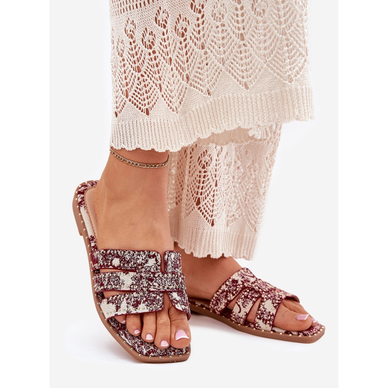 Flates de color burdeos planos decorados rojo 1